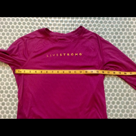 NIKE LIVESTRONG PINK LONG SLEEVE TOP. Size M - Picture 4 of 5